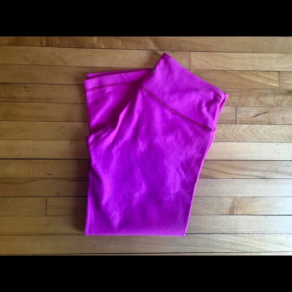 lululemon athletica Pants - pink cropped lululemon wunder unders.